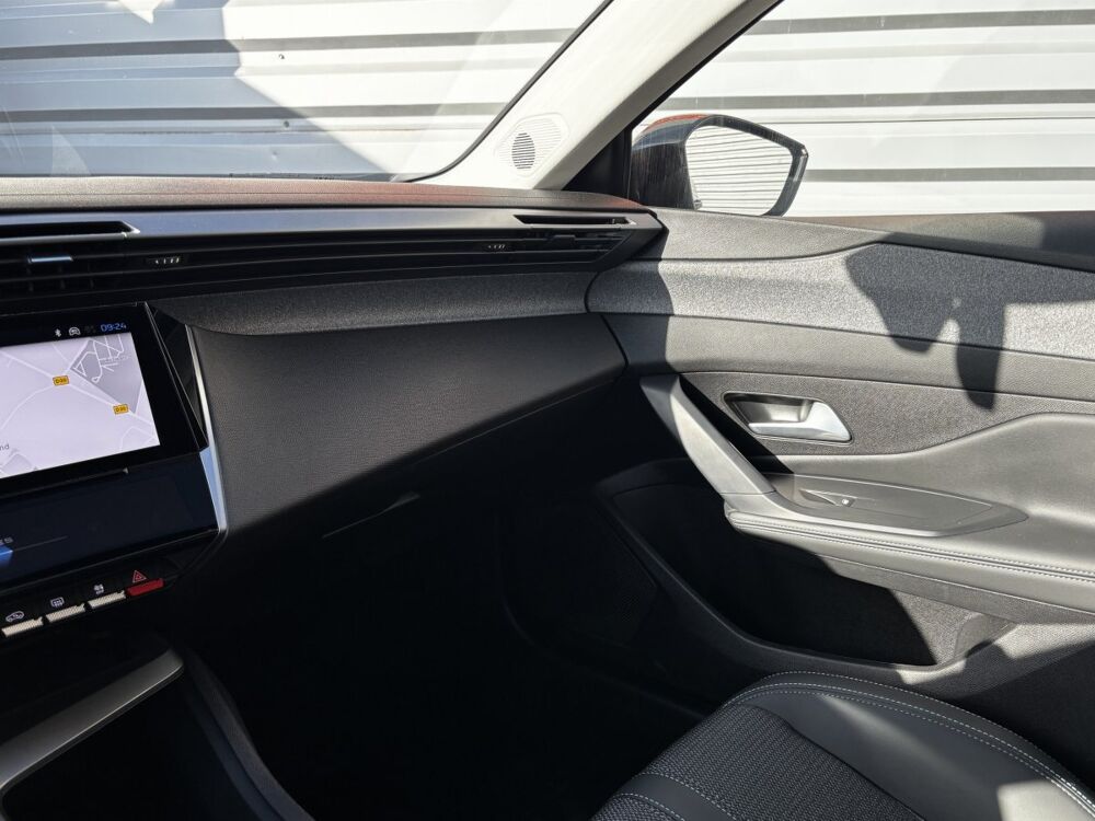 408 Hybrid 145 e-DCS6 ALLURE 2025 occasion 86440 Mign&eacute;-Auxances
