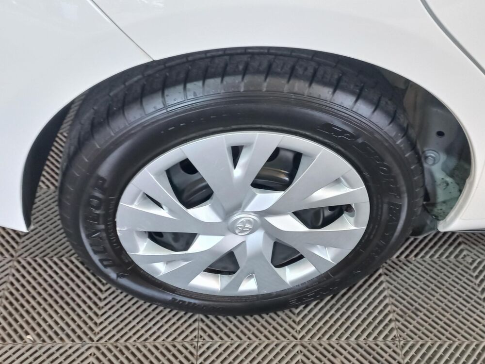 Yaris 1.5 VVT-I HYBRID France Business 2019 occasion 91580 &Eacute;tr&eacute;chy