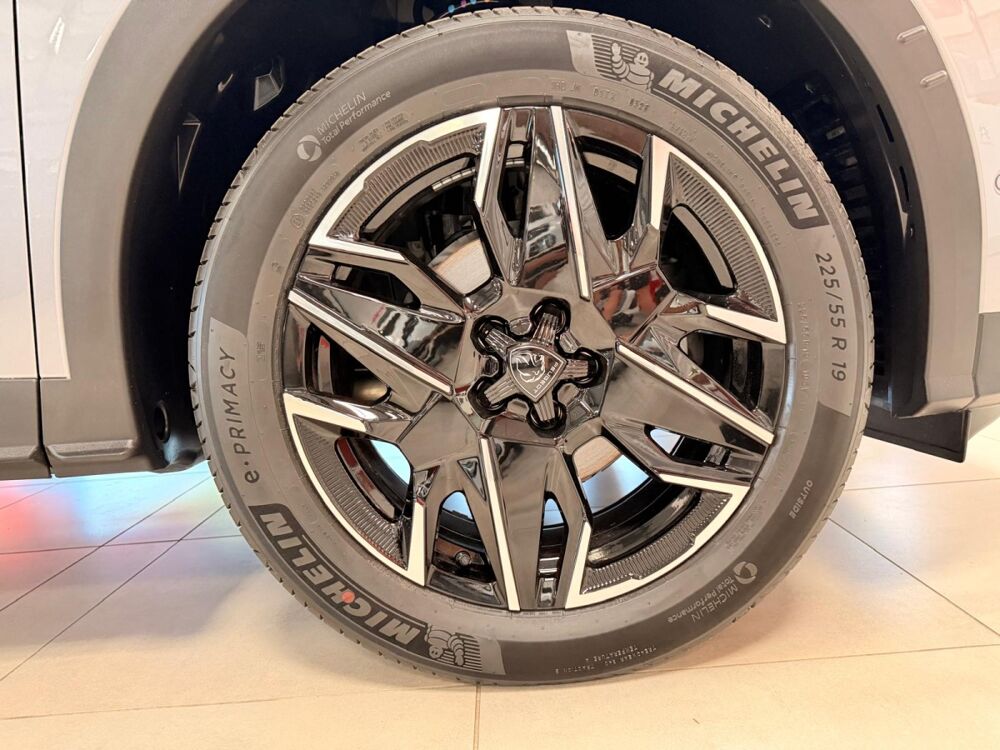 5008 1.2 HYBRID 145 E-DCS6 Allure Business 2026 occasion 63360 Gerzat