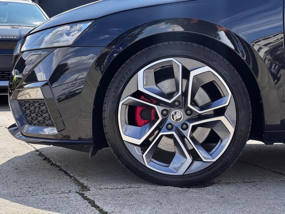 Octavia 2.0 TSI RS 245 Matrix LED DCC HUD Pack RS Autres mod&egrave;les dis 2022 occasion 69007 Lyon