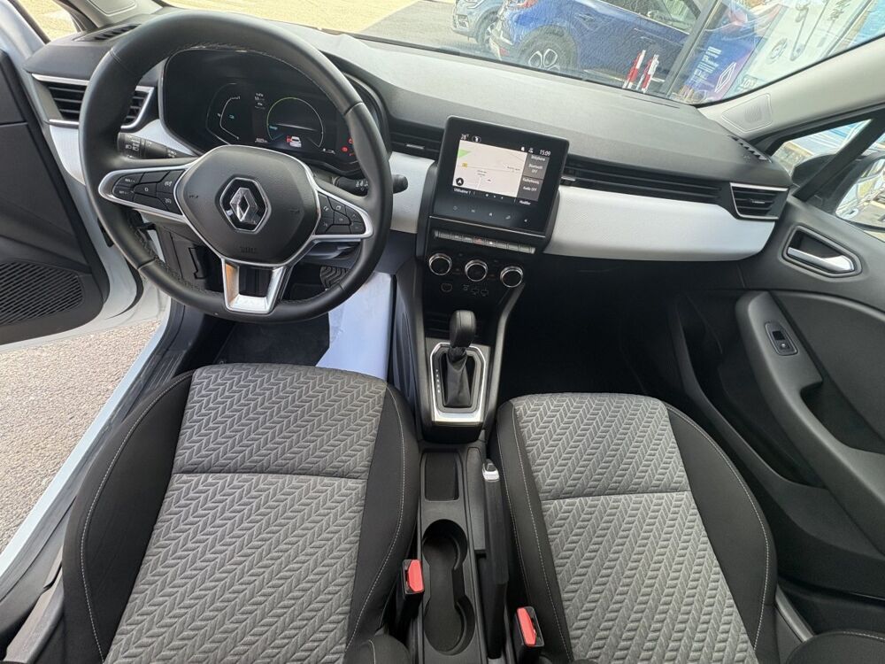 Clio Evolution r&eacute;versible E-Tech full hyb 145 2023 occasion 30610 Sauve