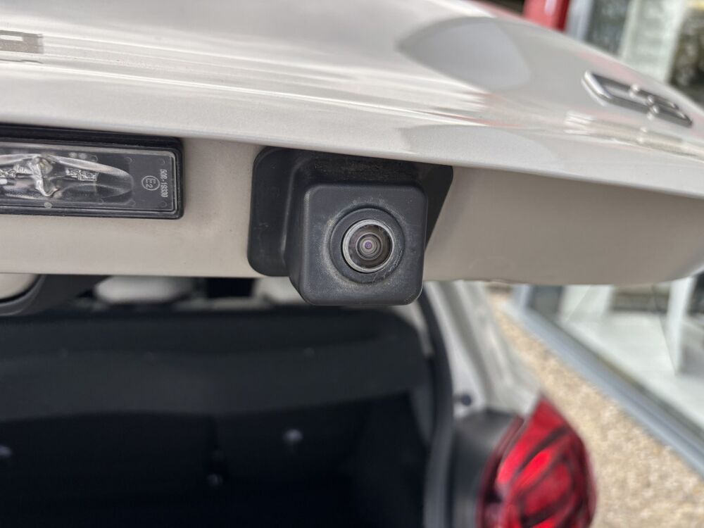 C3 PureTech 83 S&S BVM Shine 2023 occasion 38460 Cr&eacute;mieu