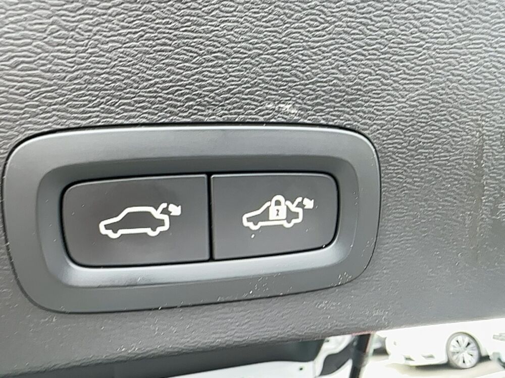 XC40 T3 163 Geartronic 8 Momentum 5 portes (juin 2020) (co2 165) 2020 occasion 40160 Parentis-en-Born