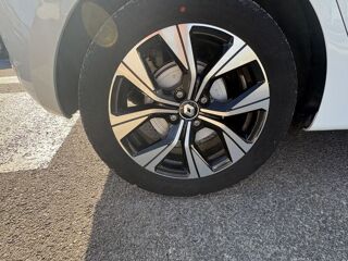Clio Evolution r&eacute;versible E-Tech full hyb 145 2023 occasion 30610 Sauve