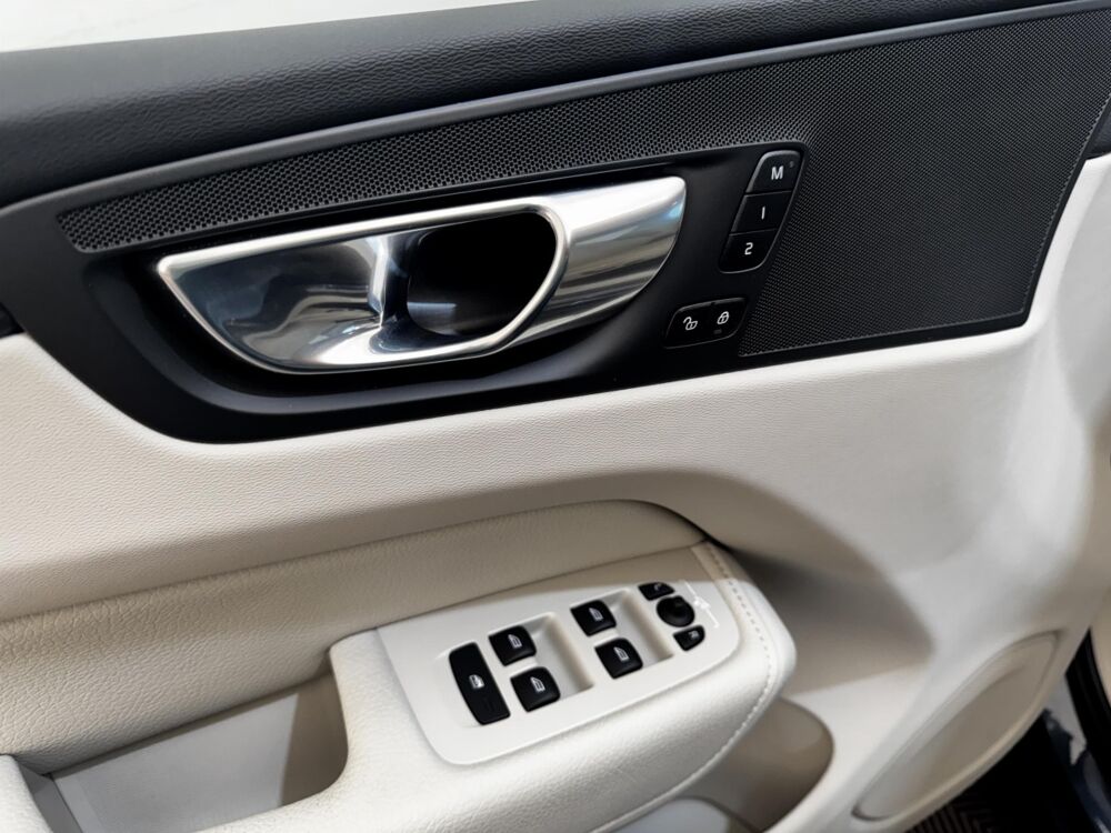 XC60 Recharge T8 390 Geartro 8 Inscription 2021 occasion 91580 &Eacute;tr&eacute;chy