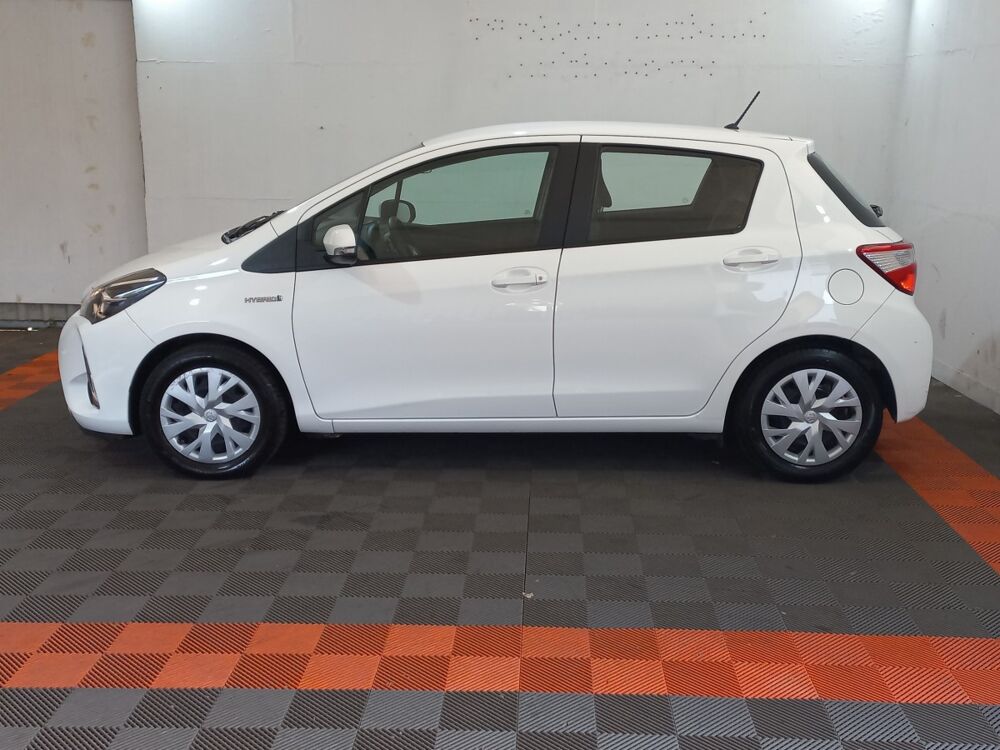 Yaris 1.5 VVT-I HYBRID France Business 2019 occasion 91580 &Eacute;tr&eacute;chy