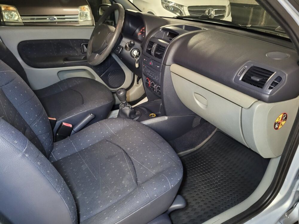 Clio Expression 1.5 dCi 65 2003 occasion 93600 Aulnay-sous-Bois