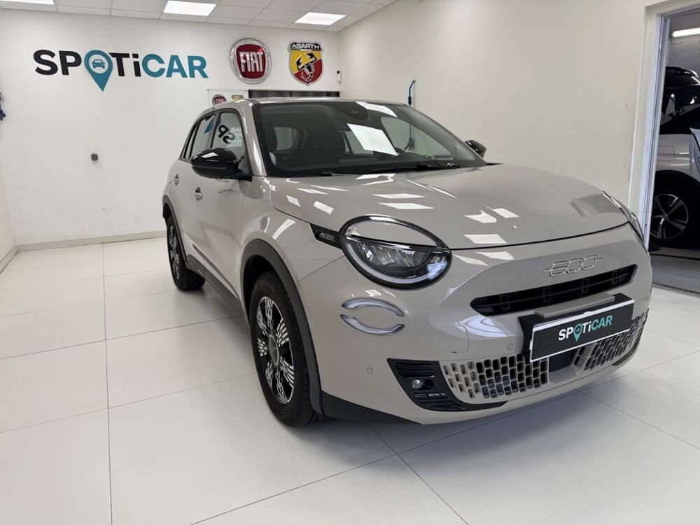 Fiat 600 1.2 Hybrid 136 DCT6 Pack Confort & Style 2025 occasion 76360 Barentin