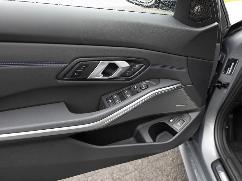 S&eacute;rie 3 330e M Sport 292 ch Toit ouvrant Attelage Cam&eacute;ra 360&deg; Autres 2025 occasion 69007 Lyon