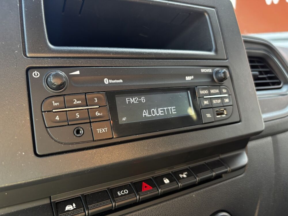 Jumpy FG Tr CF F3500 L2H2 Blue dCi 135 33044KMS 17900€HT 2023 occasion 86440 Mign&eacute;-Auxances