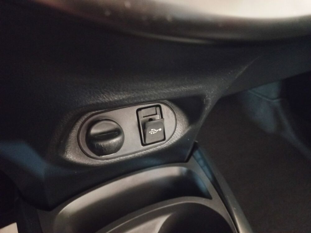 Yaris 1.5 VVT-I HYBRID France Business 2019 occasion 91580 &Eacute;tr&eacute;chy