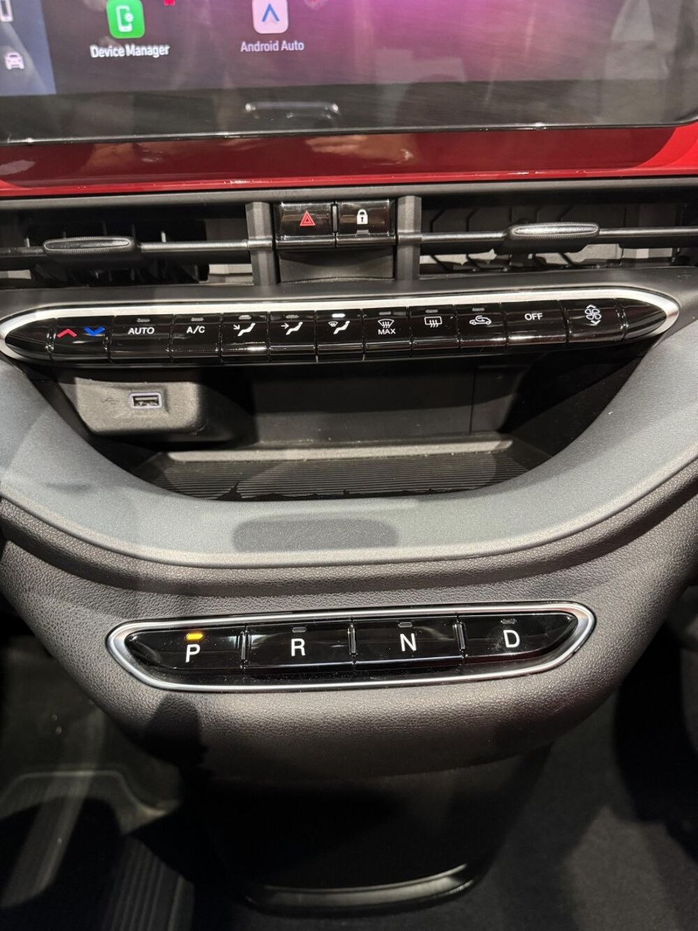 500 C 24kWh (Red) 2023 occasion 76360 Barentin