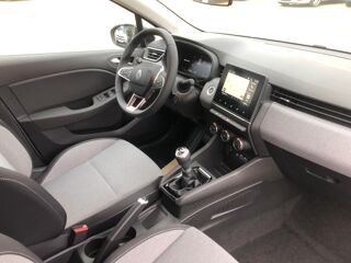 Clio g&eacute;n&eacute;ration Blue dCi 100 -25 + Navigation 2024 occasion 42240 Unieux