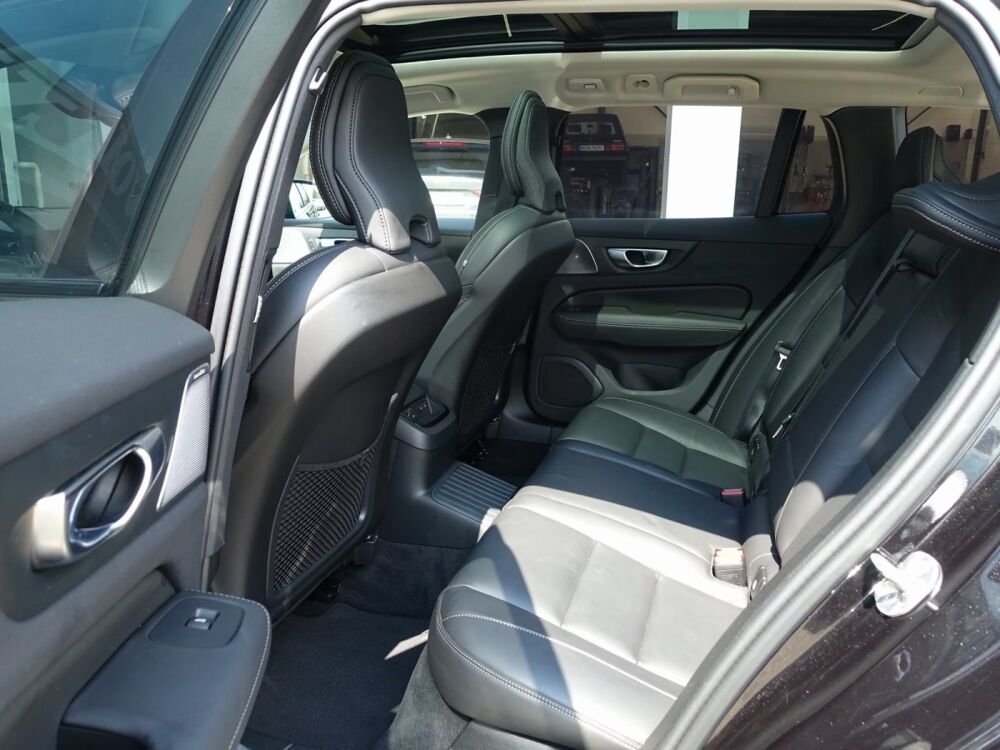 V60 PHEV T8 AWD Ultra Dark 455 ch Bowers Wilkins S. Ventil&eacute;s Aut 2025 occasion 69007 Lyon