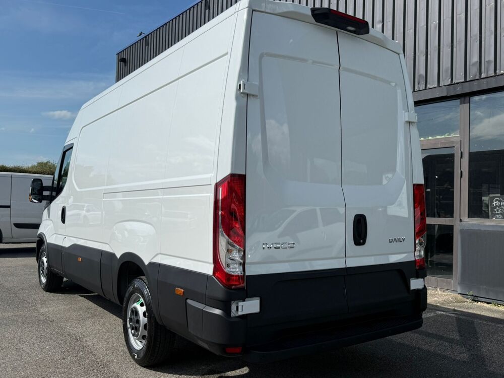 Jumpy 2.3 35S16 V12 Himatic BVA 2026 occasion 91580 &Eacute;tr&eacute;chy