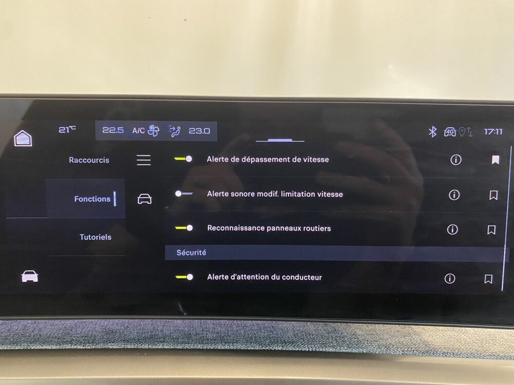 3008 1.2 HYBRID 136 E-DCS6 ALLURE 2025 occasion 38550 Saint-Maurice-l'Exil