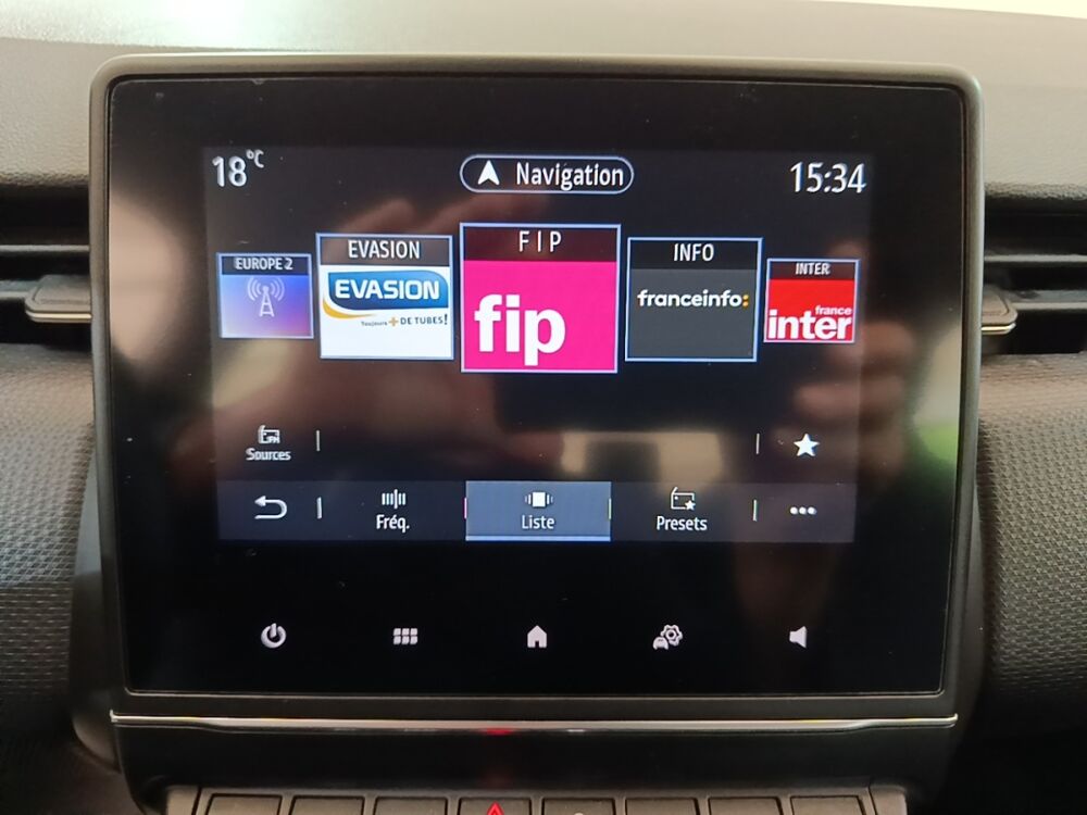 Clio Business E-Tech hybride 140 -21N 2022 occasion 91580 &Eacute;tr&eacute;chy