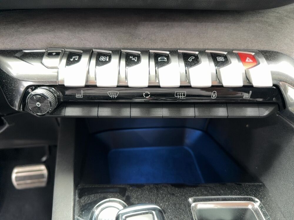3008 1.6 HYBRID4 300 E-EAT8 GT 2023 occasion 63300 Thiers