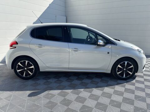 208 Puretech 110 €6.c S&S EAT6 TECH EDITION 2018 occasion 69330 Meyzieu