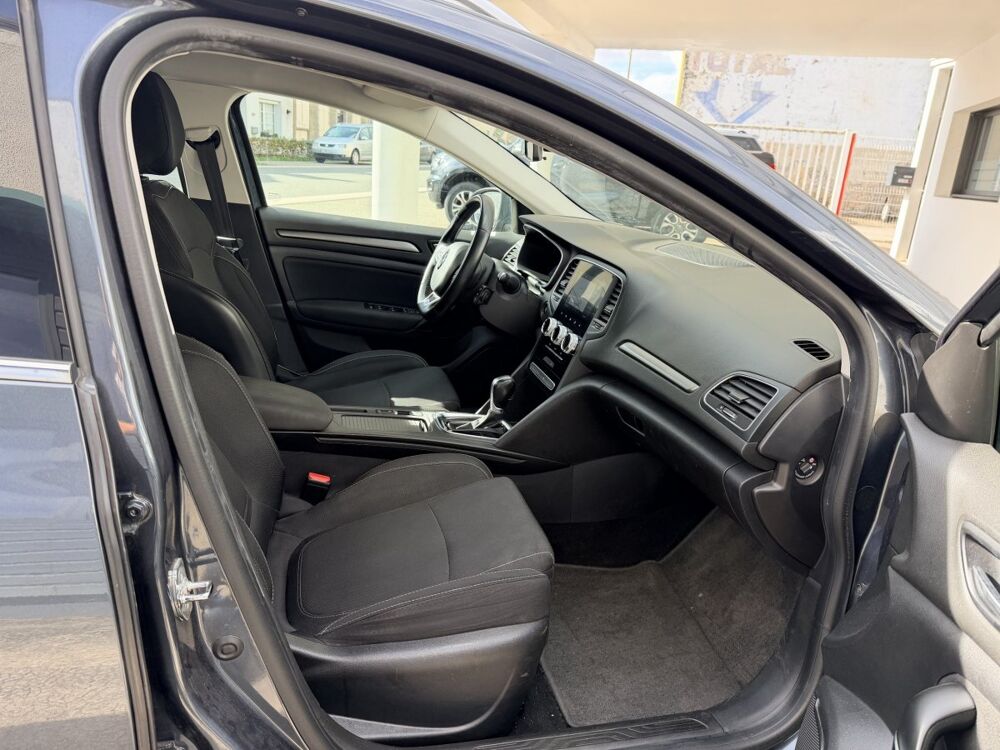 M&eacute;gane Business E-Tech hybride rech 160 -21N 2022 occasion 53210 Soulg&eacute;-sur-Ouette