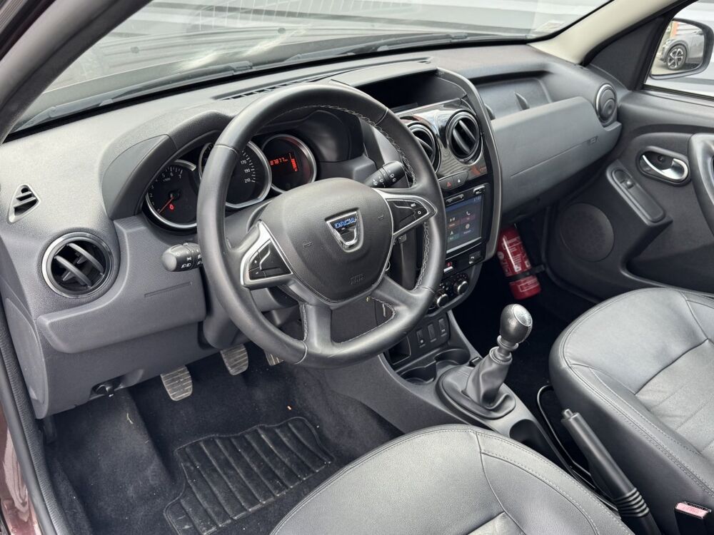 Duster Black Touch 2017 dCi 110 ATTELAGE / DISTRIBUTION OK / PAS AD 2017 occasion 86440 Mign&eacute;-Auxances