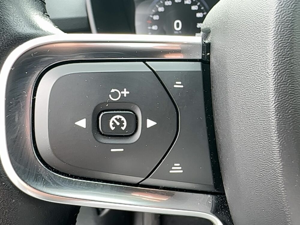 XC40 T3 163 Geartronic 8 Momentum 5 portes (juin 2020) (co2 165) 2020 occasion 40160 Parentis-en-Born