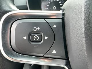 XC40 T3 163 Geartronic 8 Momentum 5 portes (juin 2020) (co2 165) 2020 occasion 40160 Parentis-en-Born