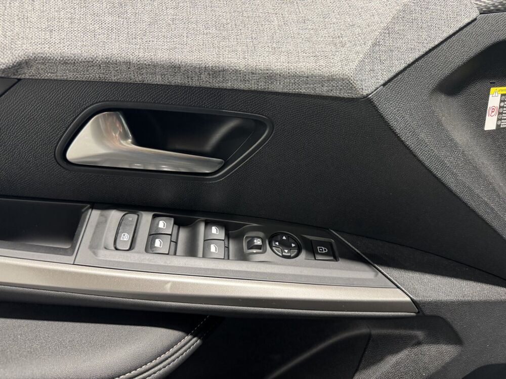 3008 1.2 HYBRID 145 E-DCS6 Allure Business 2026 occasion 30220 Aigues-Mortes