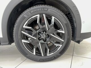 3008 1.2 HYBRID 145 E-DCS6 ALLURE 2025 occasion 63300 Thiers