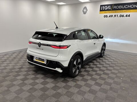 M&eacute;gane equilibre EV40 130ch standard charge 2022 occasion 86500 Montmorillon