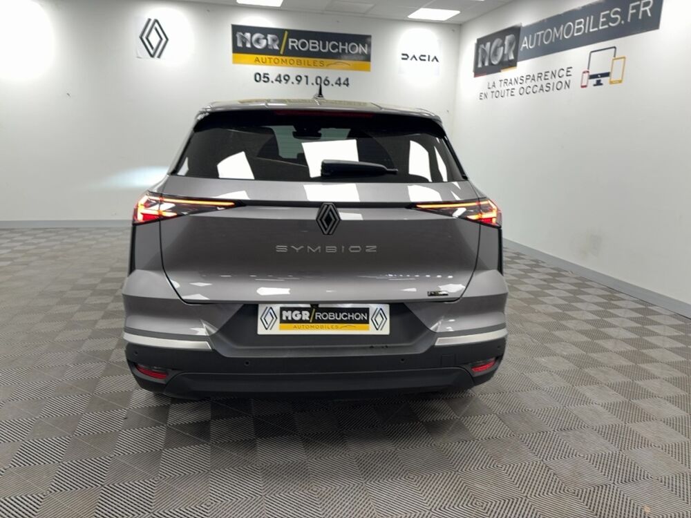 Symbioz techno E-Tech full hybrid 145 2024 occasion 86500 Montmorillon