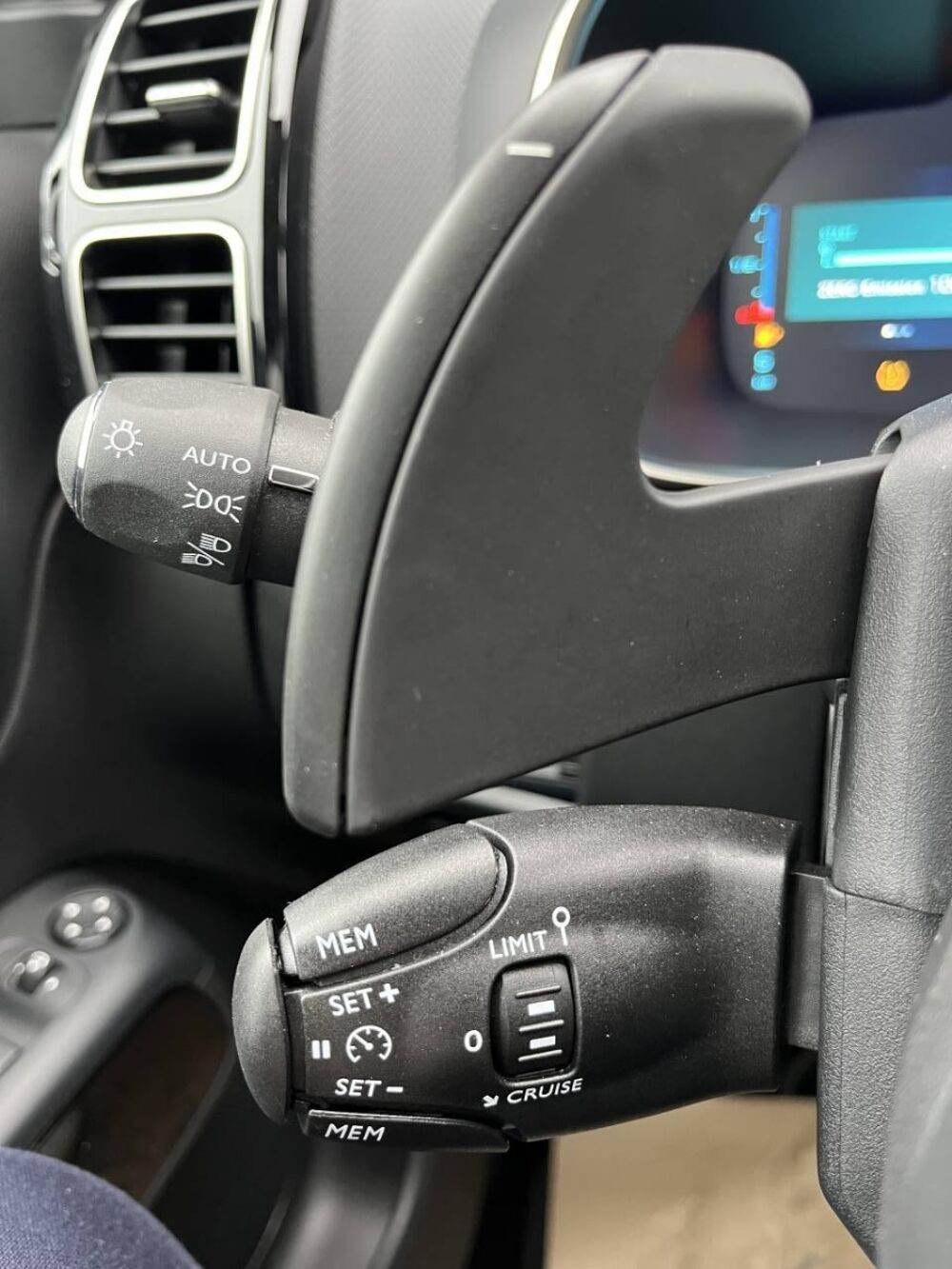 C5 aircross Hybride rechargeable 180 e-EAT8 C-Series 2023 occasion 38370 Saint-Clair-du-Rh&ocirc;ne