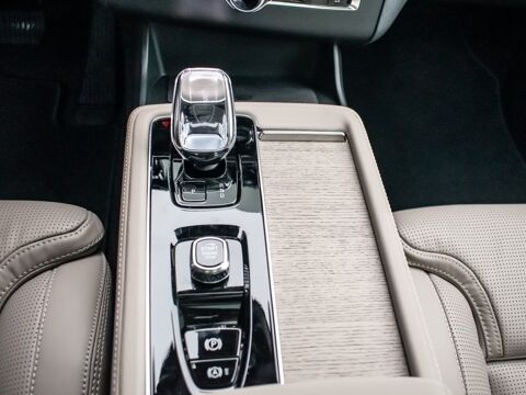 XC90 T8 AWD Ultra Dark 455 Cuir Beige Bowers Wilkins Suspension P 2025 occasion 69007 Lyon