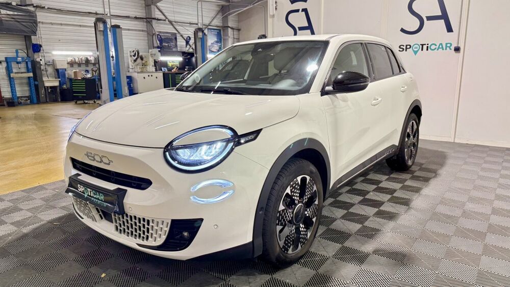 Fiat 600 T-Gen 3 1.2 Hybrid 110 DCT6 La Prima 2025 occasion 30220 Aigues-Mortes