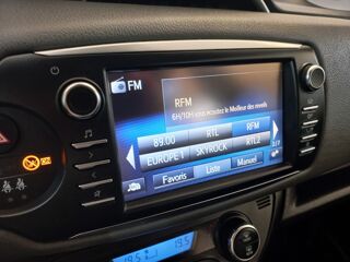 Yaris 1.5 VVT-I HYBRID France Business 2019 occasion 91580 &Eacute;tr&eacute;chy
