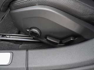 V60 PHEV T8 Plus Dark 455 ch Attelage Cam&eacute;ra 360&deg; Toit Pano Autr 2024 occasion 69007 Lyon