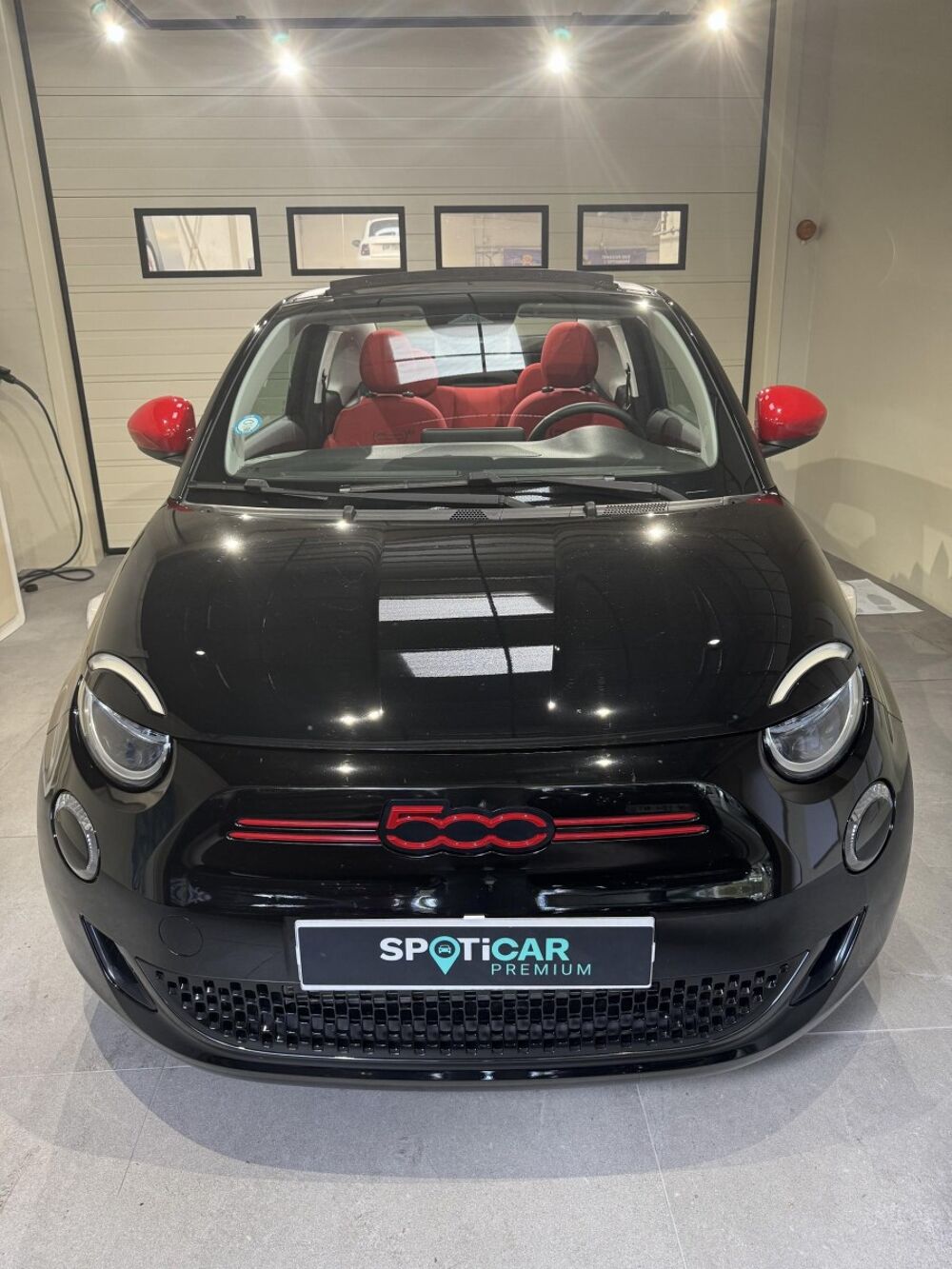 500 C 24kWh (Red) 2023 occasion 76360 Barentin