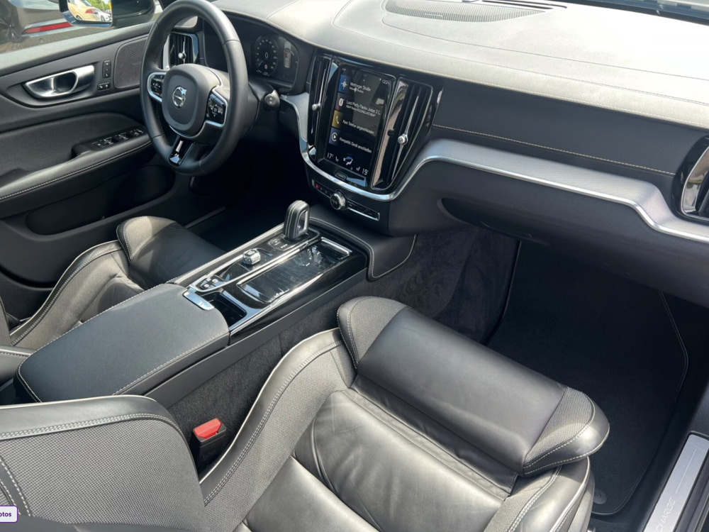 V60 T8 R-Design - Toit ouvrant - Harman Kardon - Autres mod&egrave;les 2022 occasion 69007 Lyon