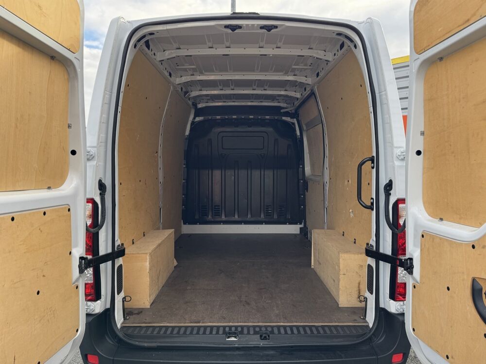 Jumpy FG Tr CF F3500 L2H2 Blue dCi 135 33044KMS 17408€HT 2023 occasion 86440 Mign&eacute;-Auxances