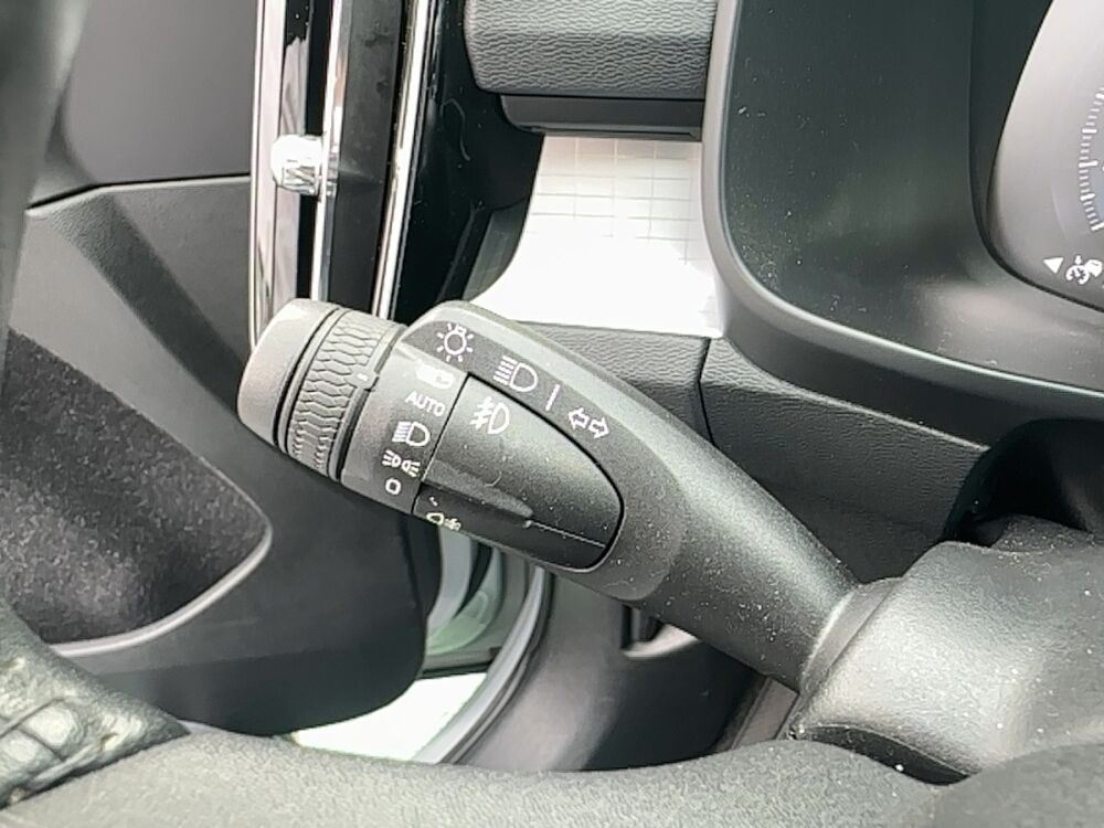 XC40 T3 163 Geartronic 8 Momentum 5 portes (juin 2020) (co2 165) 2020 occasion 40160 Parentis-en-Born