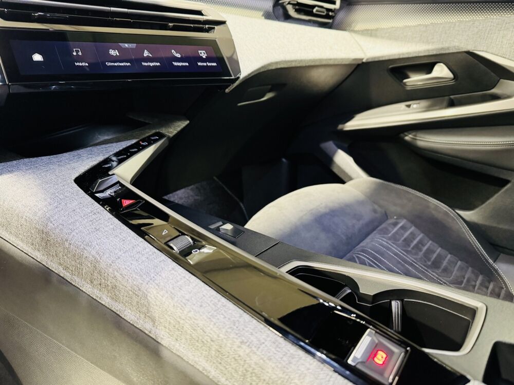 3008 1.2 HYBRID 145 E-DCS6 GT + ALCANTARA 2025 occasion 30220 Aigues-Mortes