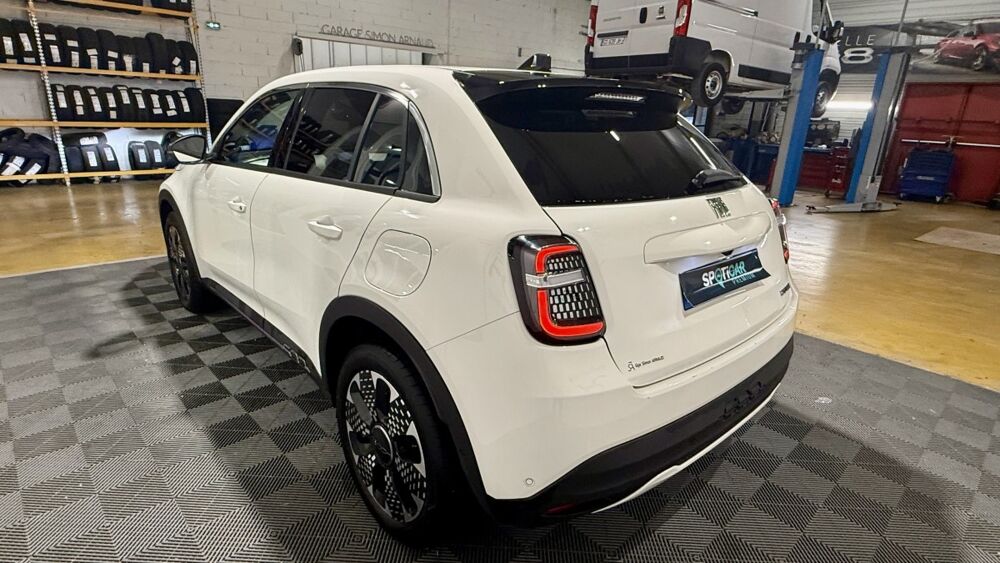 Fiat 600 T-Gen 3 1.2 Hybrid 110 DCT6 La Prima 2025 occasion 30220 Aigues-Mortes