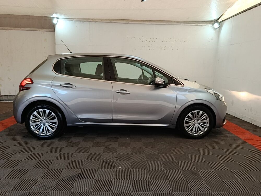 208 Puretech 82 ALLURE 2019 occasion 91580 &Eacute;tr&eacute;chy