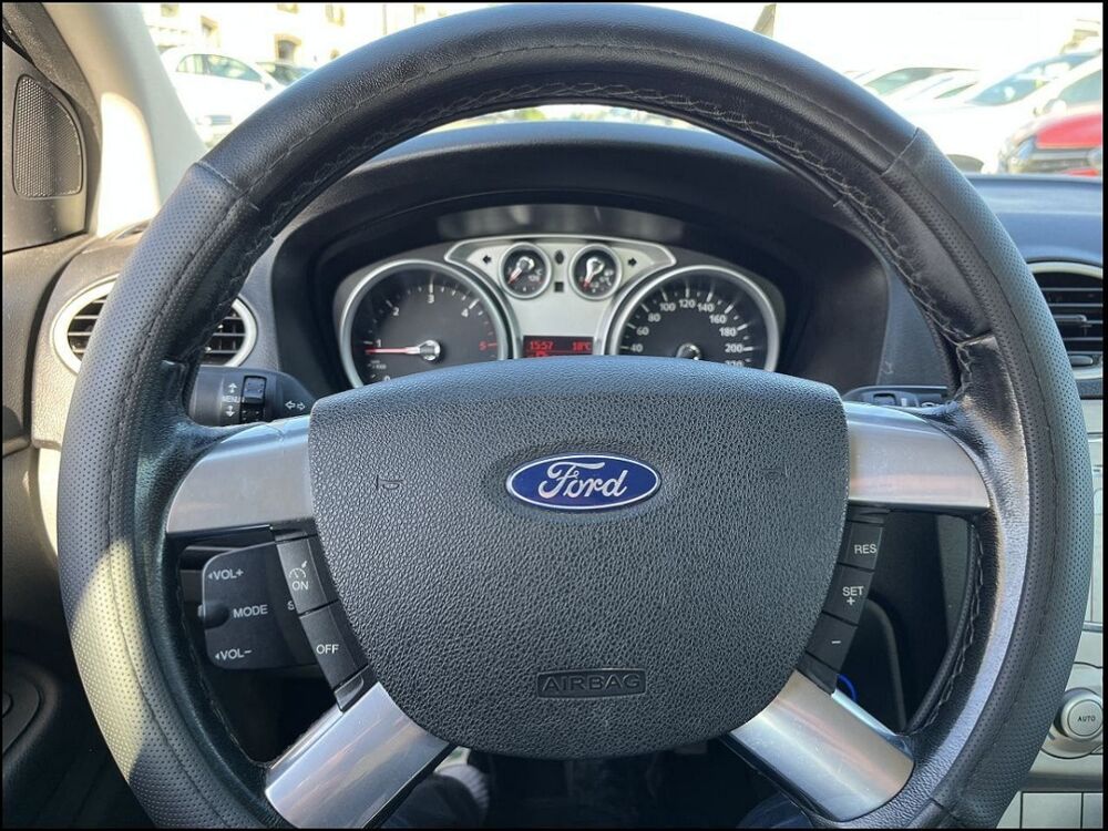 Focus 1600 TDCi 90 Ghia 2009 occasion 61170 Montchevrel