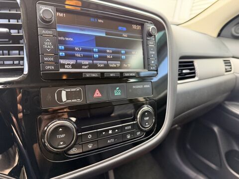 Outlander 2.2 DI-D 4WD camera/gps/cuir/7places 2015 occasion 53210 Soulg&eacute;-sur-Ouette