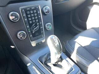V40 T2 122 Geartronic 6 R-Design 2019 occasion 40600 Biscarrosse