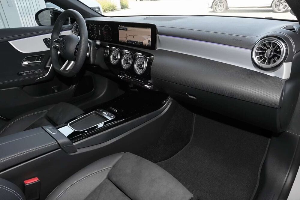 Classe CLA CLA 220 d Amg Line 190 Gris Alpin Toit ouvrant Autres mod&egrave;le 2025 occasion 69007 Lyon