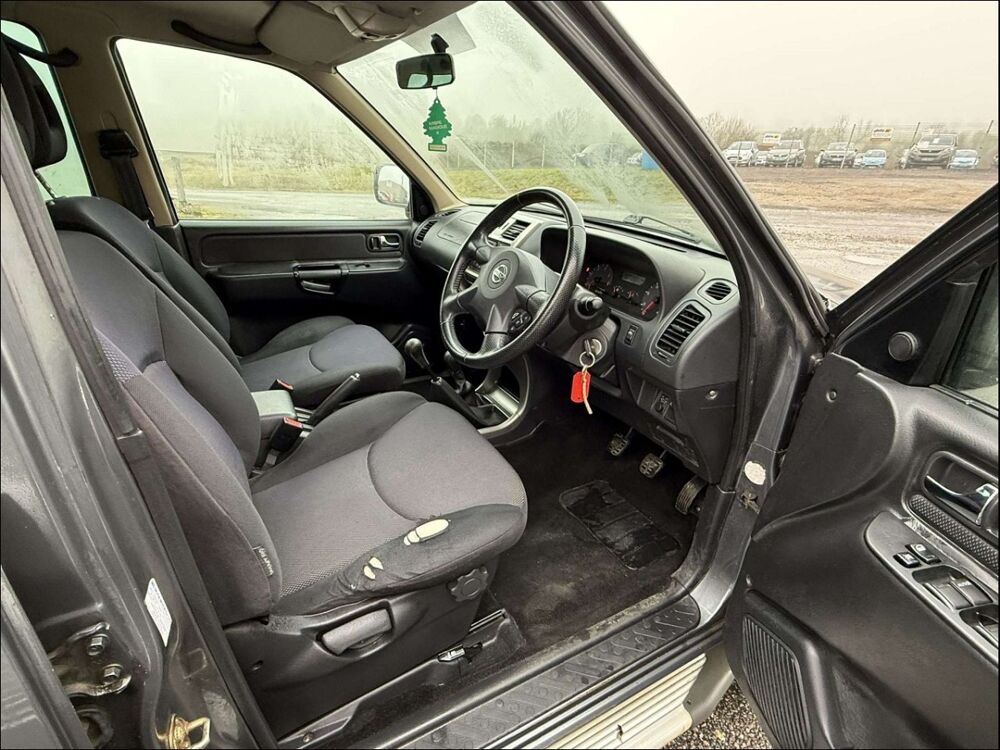 Terrano 2.7Tdi Confort 2004 occasion 61170 Montchevrel