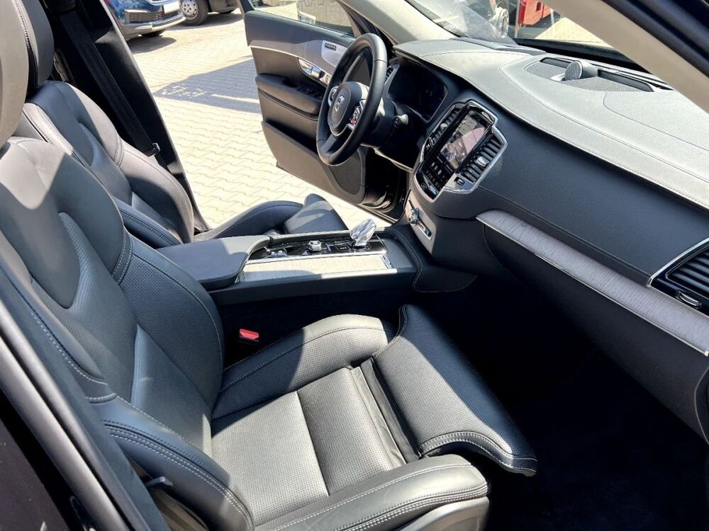 XC90 T8 AWD Ultra Dark 455 ch Bowers Wilkins Attelage Cam&eacute;ra 360&deg; 2024 occasion 69007 Lyon