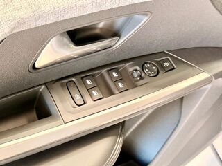 5008 1.2 HYBRID 145 E-DCS6 Allure Business 2026 occasion 63360 Gerzat